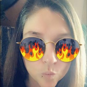 Meet your Posher, Holly